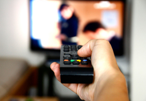 Proiectul CNA prin care televiziunile ar putea fi obligate sa renunte la genuri precum "pamflet" si "reality show"