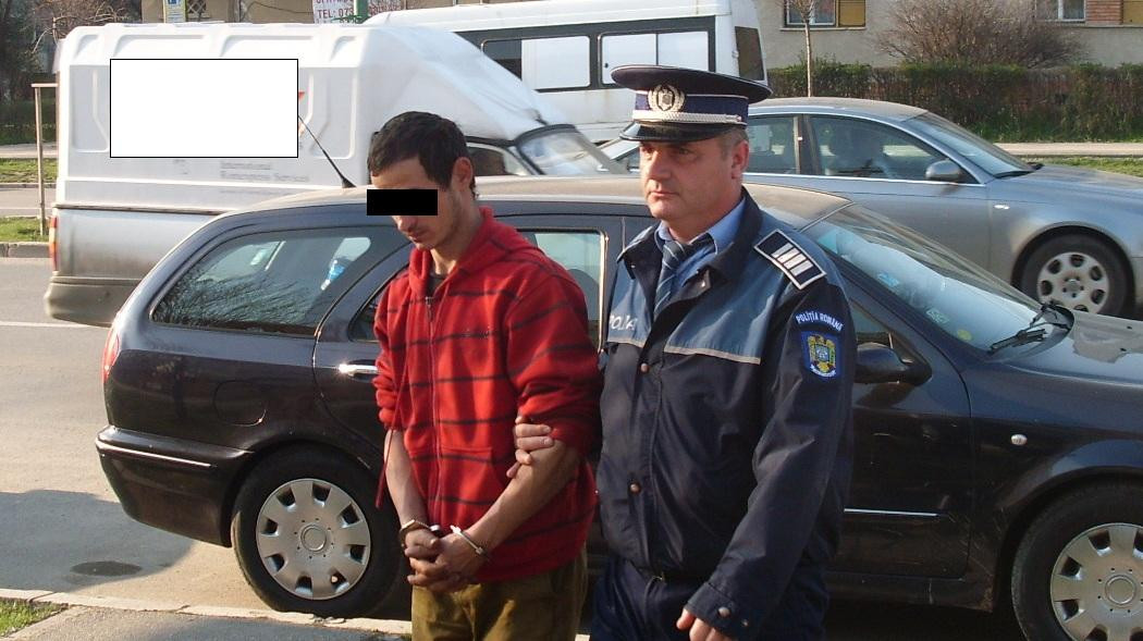 Prins cu ajutorul cainilor de urma dupa ce a talharit o batranica, luandu-i 450 de lei din locuinta