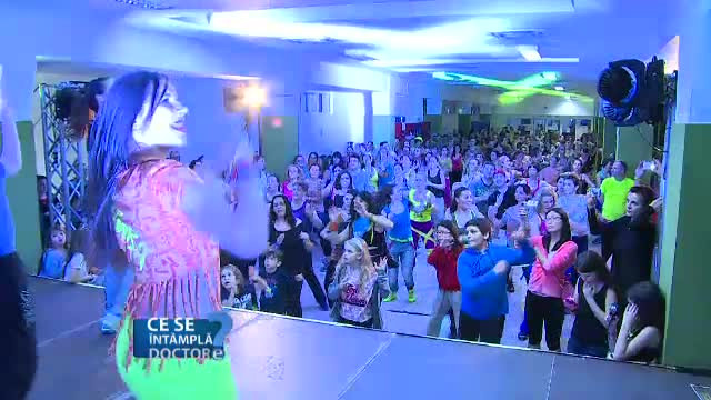 Zumba, metoda distractiva prin care puteti scapa de kilogramele in plus. In ce consta antranamentul