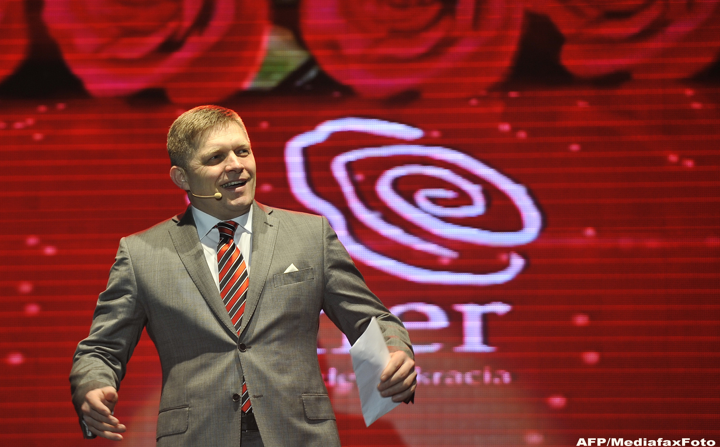 Alegeri prezidentiale in Slovacia. Marele favorit este un fost comunist, actualul premier social-democrat