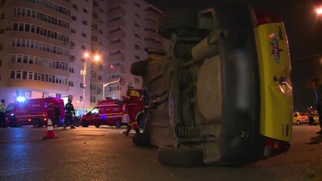 Accident ca in filme in Capitala, provocat de o masina plina de domnisoare. Ce reactie au avut cand au vazut ce s-a intamplat