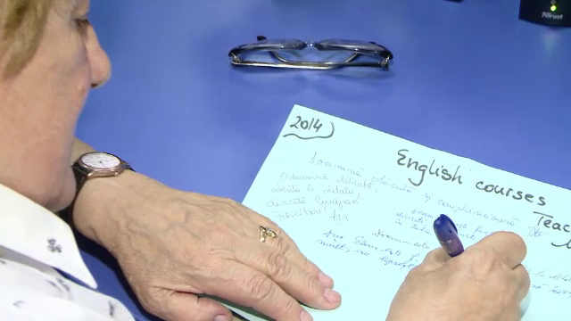 Engleza, la moda printre pensionari. Motivul pentru care bunicii din Romania studiaza acum limba lui Shakespeare