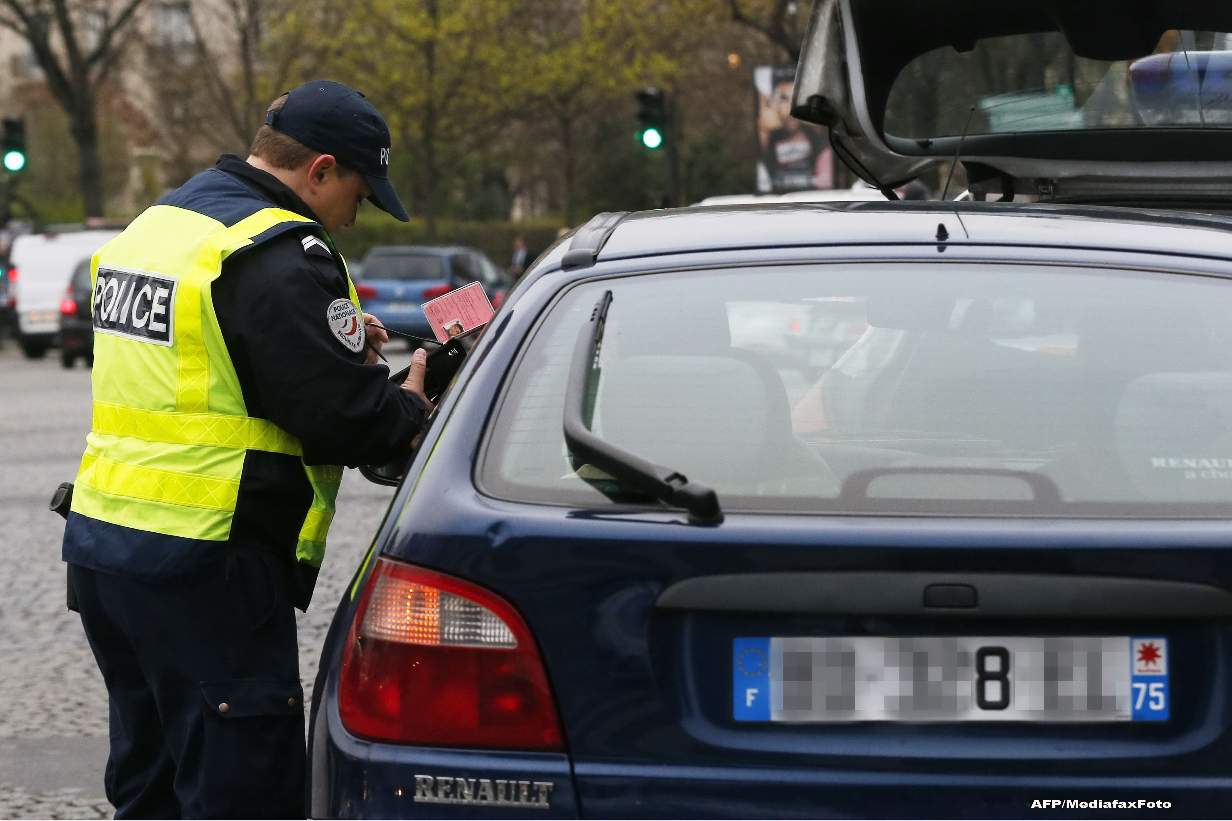Parisul se sufoca din cauza poluarii. Ce masura controversata au luat francezii, care aminteste de comunismul din Romania