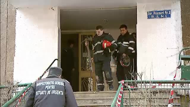 Incendiu devastator intr-un apartament din Capitala, izbucnit cel mai probabil de la o tigara. O femeie si-a pierdut viata