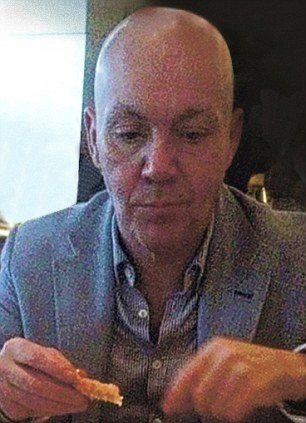 Au refuzat propunerea indecenta a sefului si au ramas fara locul de munca. Explicatia barbatului