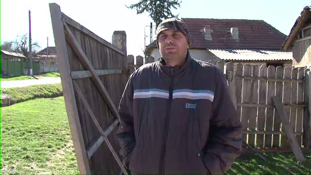 Primaria blocata pentru ca primarul a fost arestat la domiciliu. Barbatul nu poate fi suspendat, pentru ca nu e la inchisoare