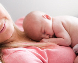 Fotografia care a cucerit Facebook-ul. Cum apare o tanara studenta in ziua in care a primit diploma de absolvire. FOTO