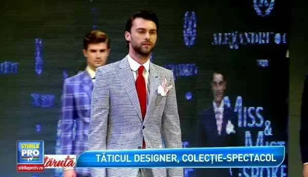 Prezentare neobisnuita a designerului Alexandru Ciucu. Mesajul neasteptat transmis de creator, la finalul defilarii