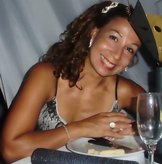 O femeie a murit dupa ce si-a facut singura o interventie pentru remodelarea sanilor. Medici: Nu am vazut niciodata asa ceva