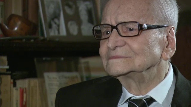 Radu Beligan, la 95 de ani, are cont pe Facebook si joaca teatru ca in tinerete. Va fi premiat la Gala GOPO pentru cariera sa