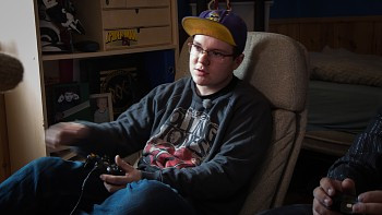 Ce a patit un adolescent dupa ce a jucat Call of Duty timp de 16 ore si a baut 8 litri de bautura energizanta