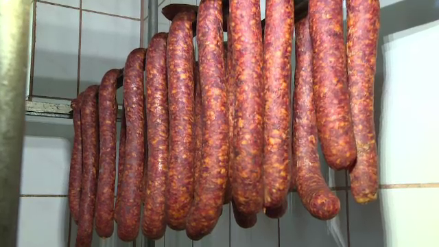 Orasenii spun NU hipermarket-urilor de Paste. Romanii prefera produsele cumparate direct de la gospodarii din Maramures