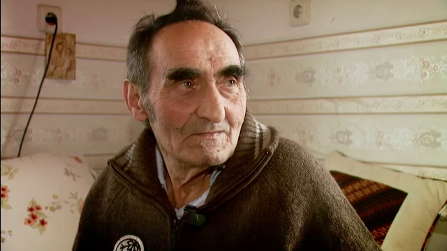 Nea Vasile, "victima" unor legi facute pe genunchi. Cat de greu gasesti un camin in Romania, chiar si atunci cand ai bani