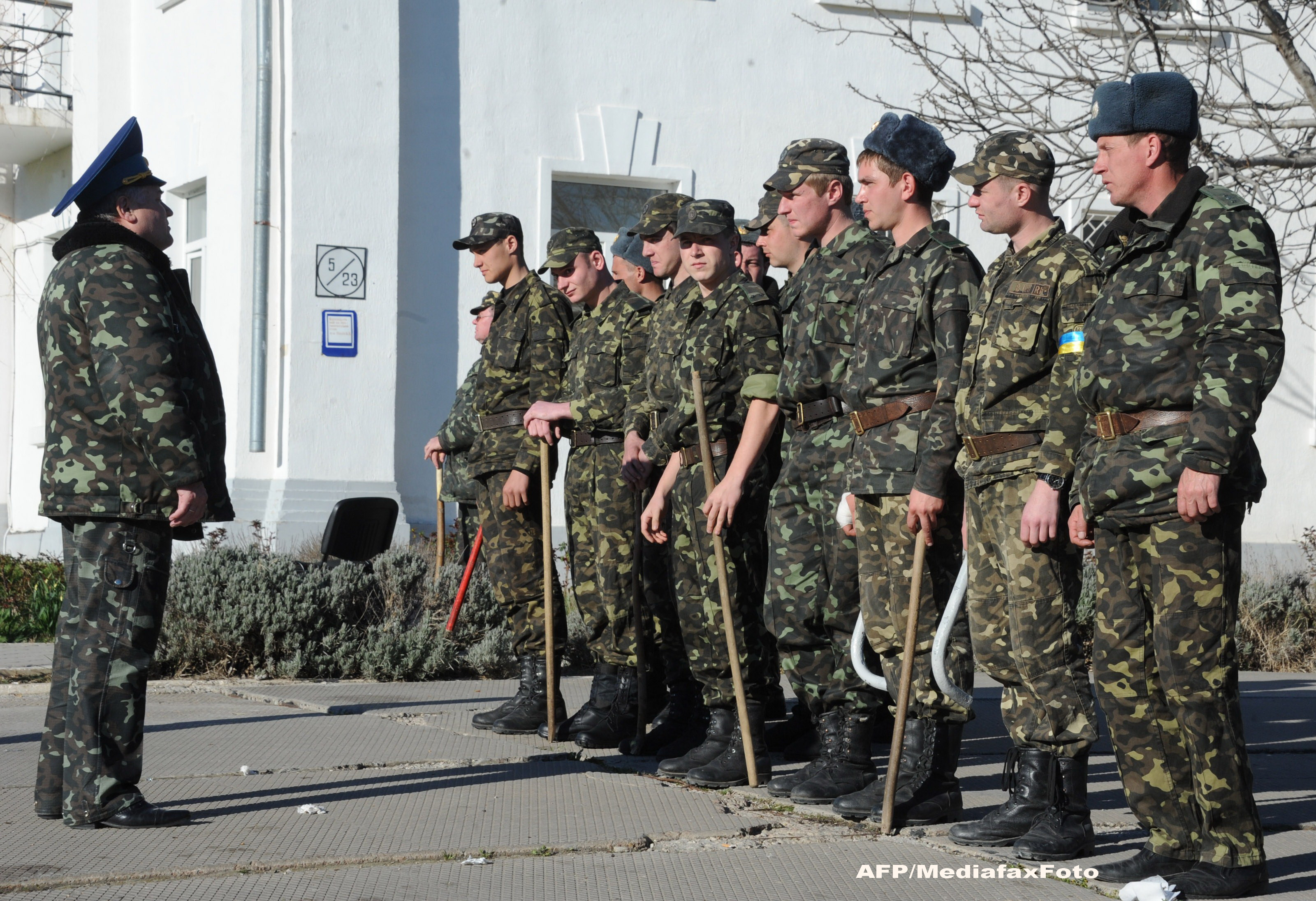Criza din Ucraina. Un oficial ucrainean sustine ca Rusia a mobilizat 100.000 de militari la frontiera
