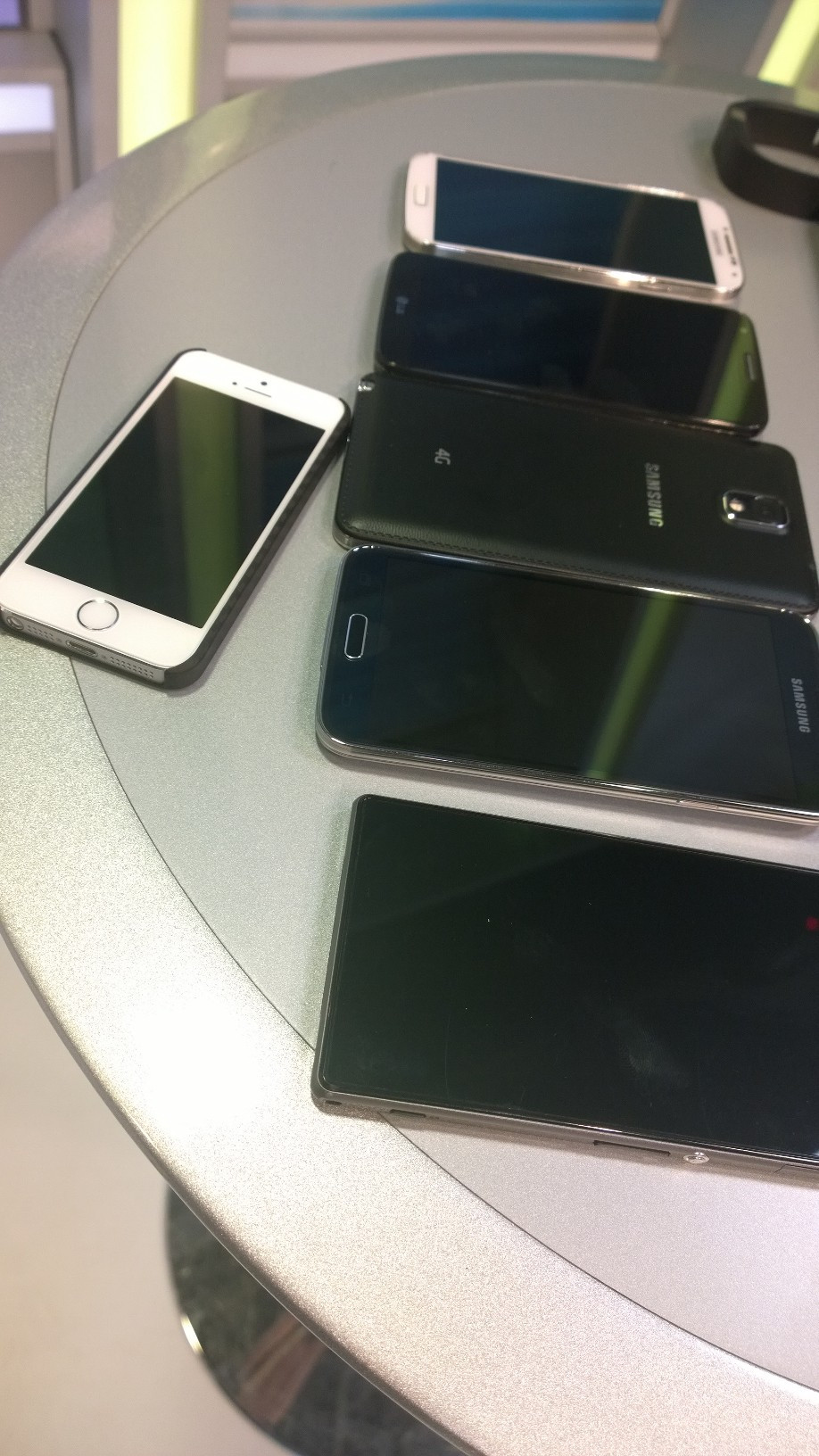 iLikeIT. Hands on VIDEO review cu cel mai asteptat telefon Android al momentului: Samsung Galaxy S5