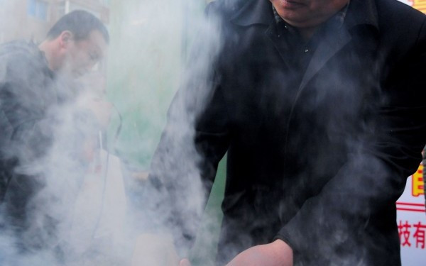 Kim Jong-un vinde frigarui? Cum arata sosia liderului coreean: FOTO