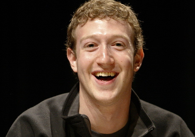 Mark Zuckerberg vorbeste in premiera despre introducerea butonului de "dislike" pe Facebook. Ce modificari vor aparea