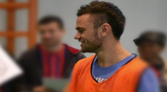 Un fotbalist mult prea "talentat" la pacanele. Viciile l-au transformat dintr-un jucator cu potential intr-un talhar obisnuit