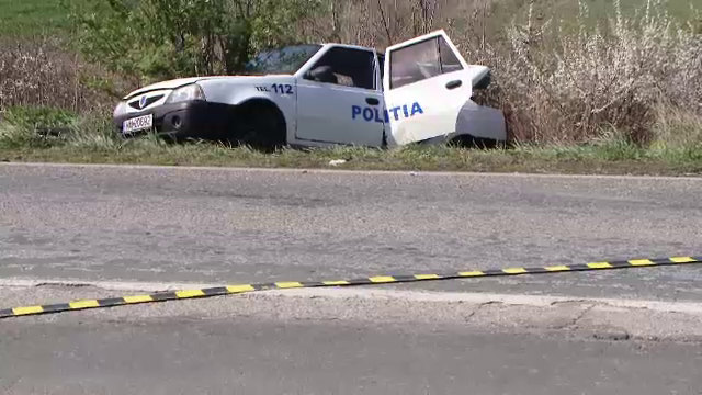 Trei politisti din Timisoara, la spital dupa ce s-au rasturnat cu masina. Un alt sofer i-a acrosat