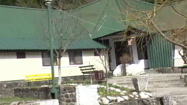 Descoperire sinistra in camera unei pensiuni din Busteni. Ce a gasit camerista intrata sa curate incaperea