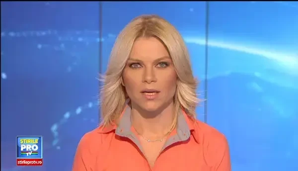 Complex rezidential de 50 de mil. de dolari, distrus de flacari in Texas. Un muncitor s-a atarnat de balcon pentru a scapa