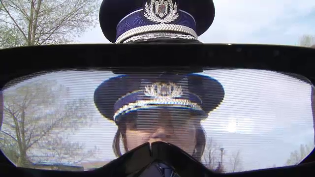 Romanii, testati la scoala de soferi cu ochelarii ce imita starea de ebrietate. Reactia dupa o tura cu masina