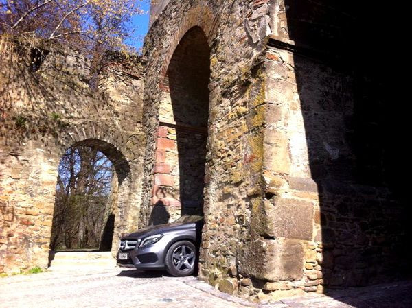 Test Drive: Mercedes GLA scoate capul in Romania. Ce dotari are SUV-ul care pleaca de la 30.000 de euro. FOTO