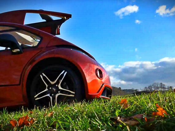 Nemtii construiesc masina care costa mai putin decat un Logan diesel si care se incarca de la prizele din casa, in 20 min.