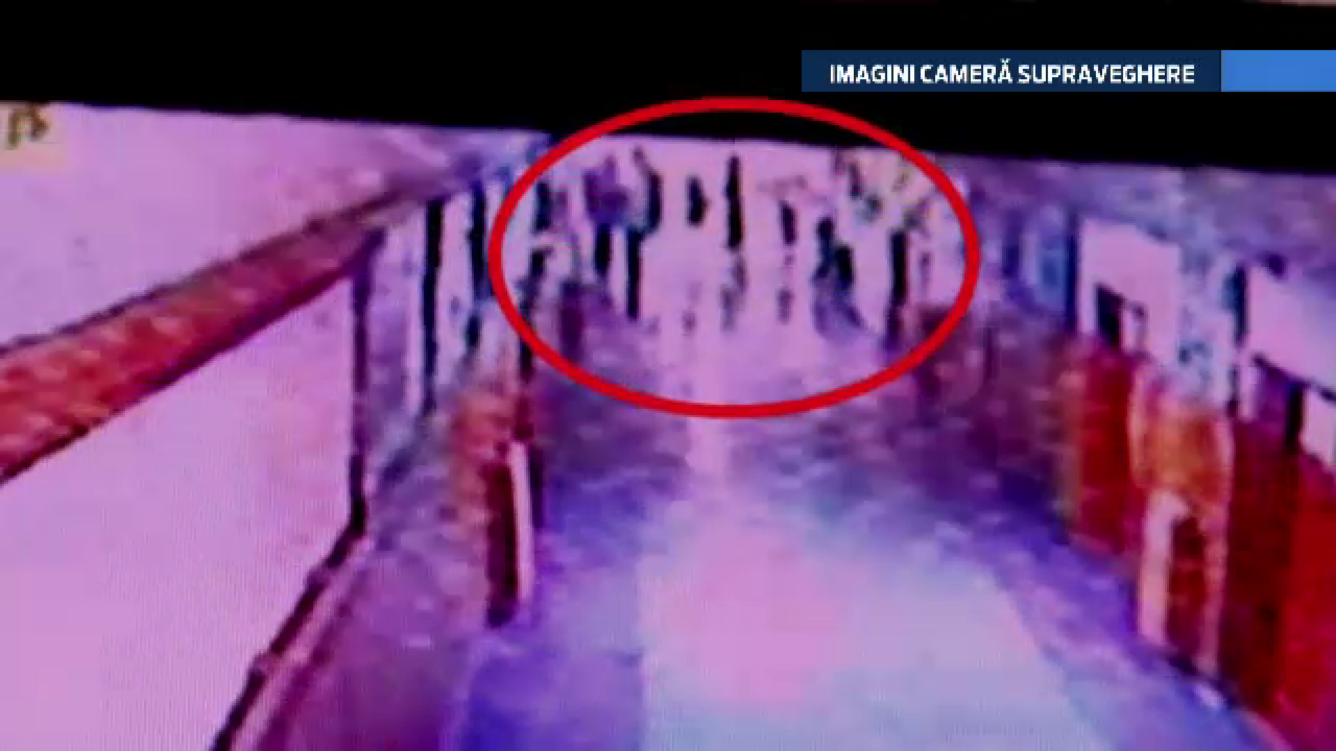 Amenintarile de pe Facebook, transformate in violente intr-un liceu din Arges. Elevi raniti grav dupa bataia din clasa