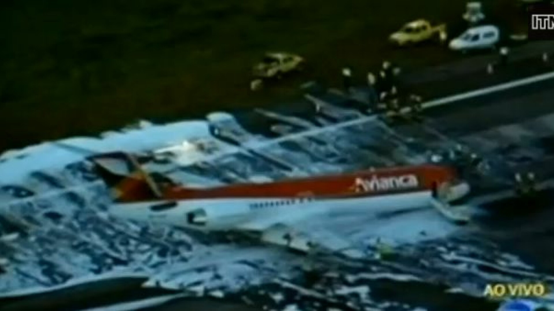 IMAGINI AMATOR. Momentul in care un avion din Brazilia aterizeaza fortat. VIDEO