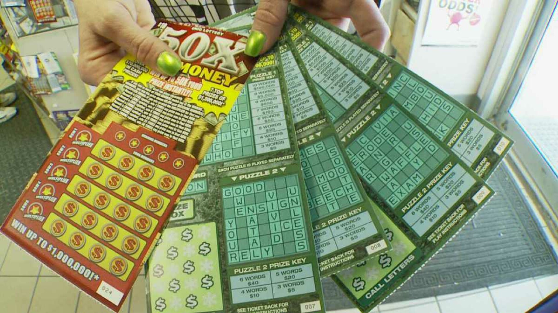 Au castigat de trei ori la Lotto in aceeasi luna, dar nu se lasa. Ce suma impresionanta de bani au obtinut