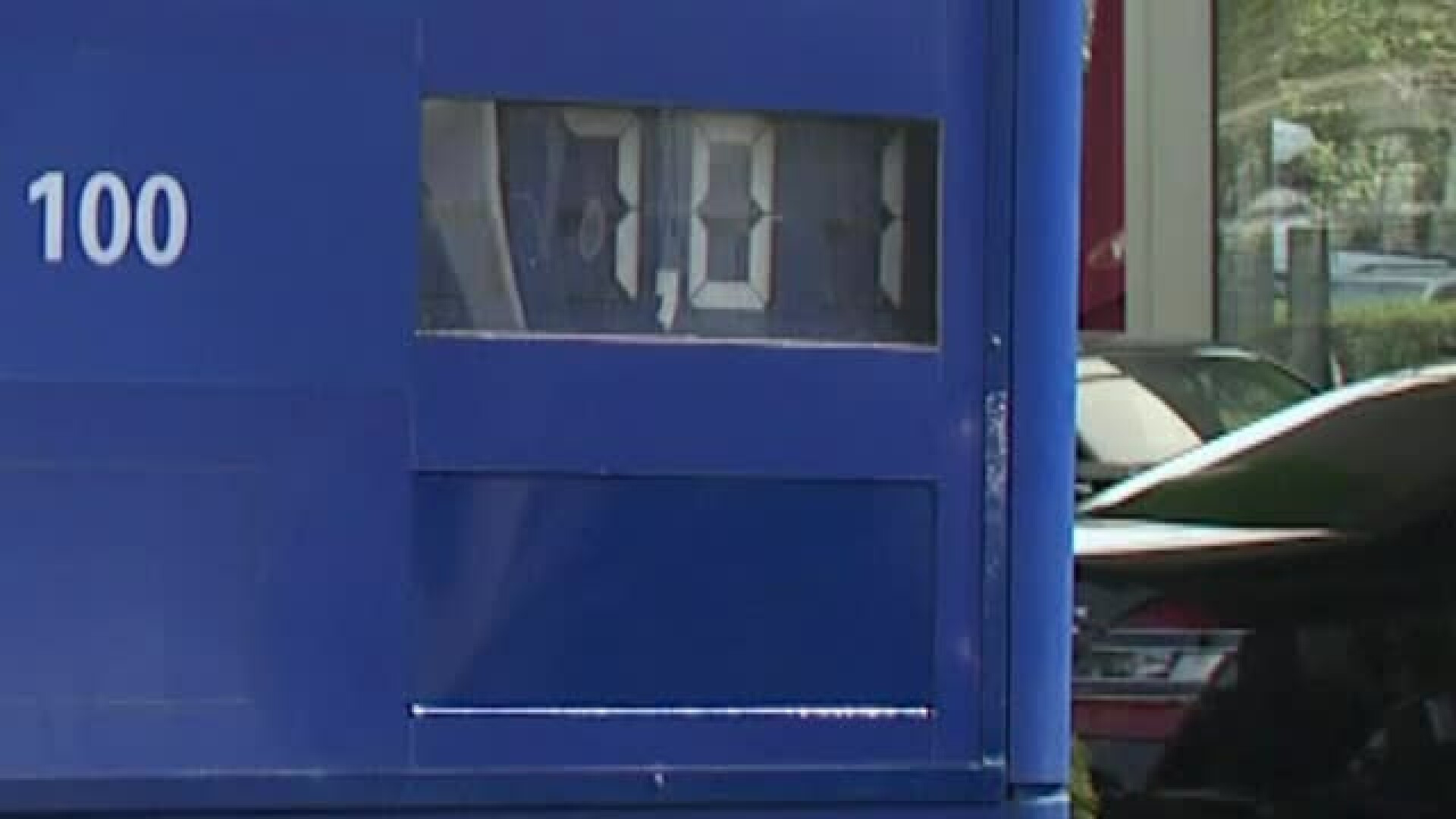 Prima zi peste pragul psihologic de 7 lei. Variante mai ieftine peste granita si avertismente legate de evaziunea fiscala