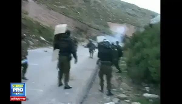 CLIPUL ZILEI: Cum arata o mineriada in Bolivia. Lupte violente intre mineri si politie