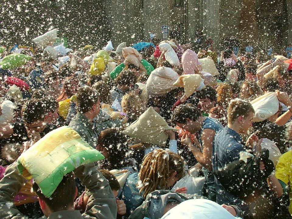 International Pillow Fight Day 2014 - Piata Universitatii