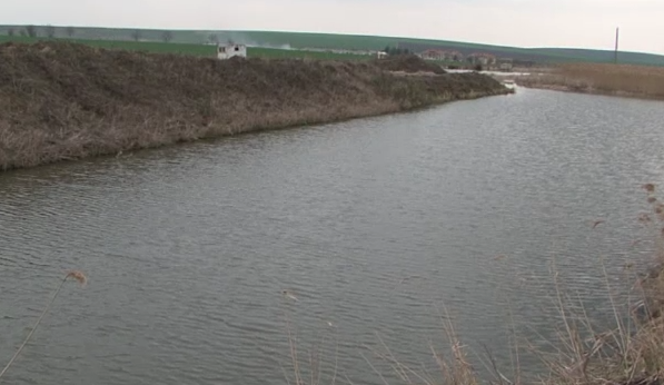 Un primar din judetul Neamt si-a pierdut viata, inecat in propriul iaz