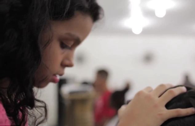 Cum arata fetita de opt ani din Brazilia care spune ca poate vindeca cancerul cu o singura atingere. VIDEO