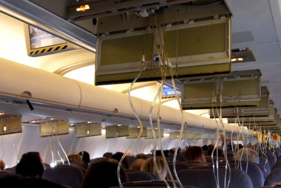 "Mastile de oxigen iti asigura doar 15 minute de aer." Secrete dezvaluite de piloti, insotitori de zbor si pasageri