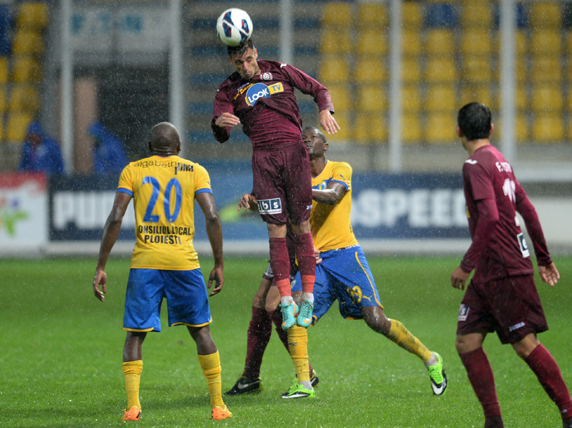 CFR joaca acasa cu Petrolul, dar in conditii speciale. Fanii clujeni nu vor avea acces in peluza si in 6 sectoare de tribuna