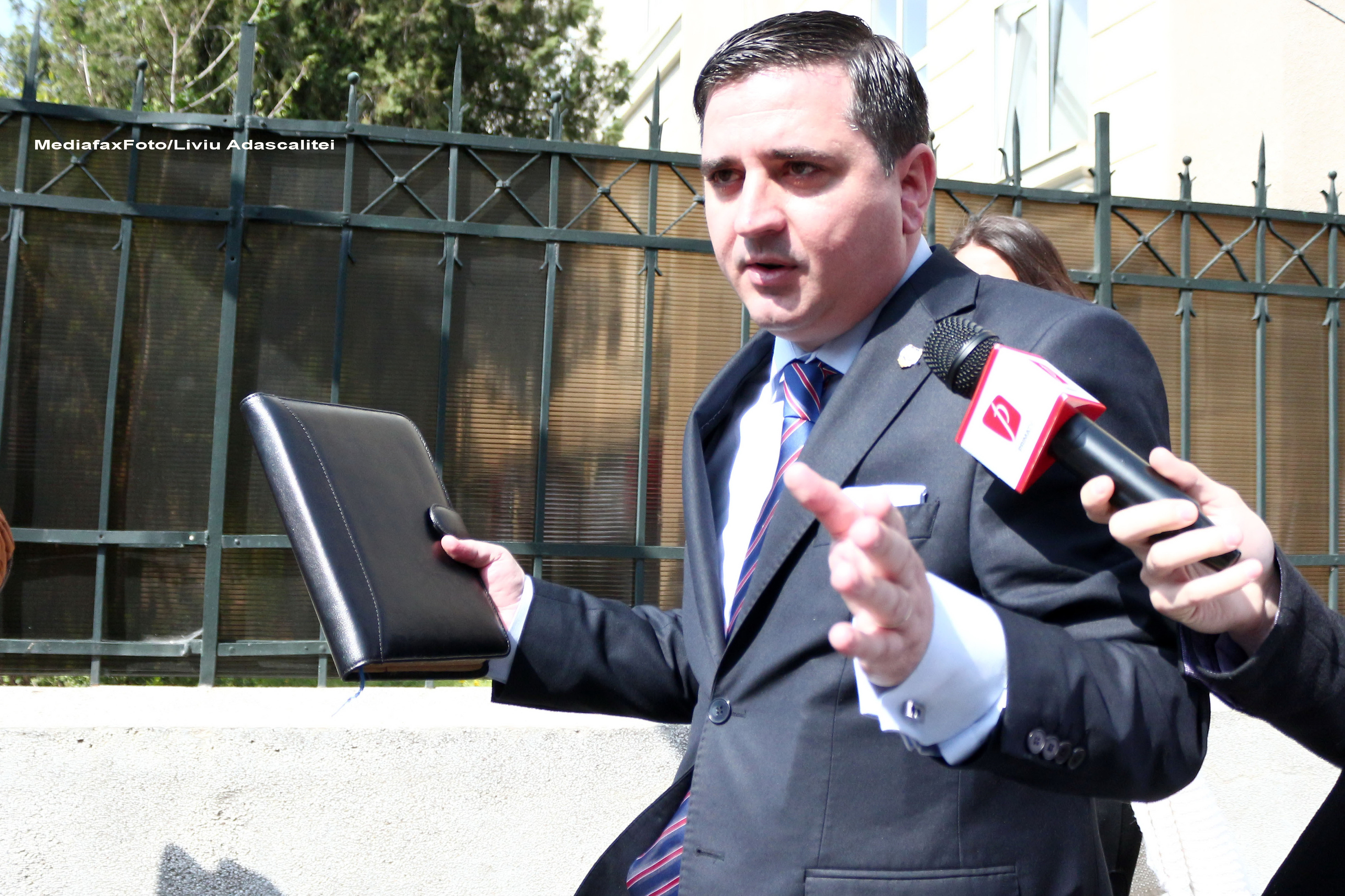 DNA cere arestarea senatorului Marius Isaila. Parlamentarul este urmarit penal pentru trafic de influenta