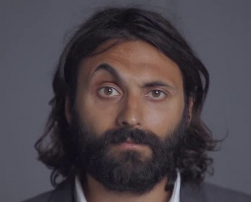 Oricat ai incerca, nu poti sa faci ca omul asta! Motivul pentru care a fost surprins asa