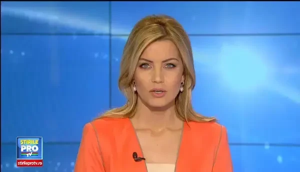 Incendiu pe canalul Dunare-Marea Neagra. Pompierii s-au luptat toata noapte cu flacarile care au cuprins un impingator