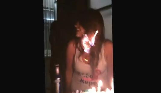 Petrecerea surpriza organizata de ziua ei se putea transforma intr-o tragedie. Ce se intampla cand fata se apropie de tort