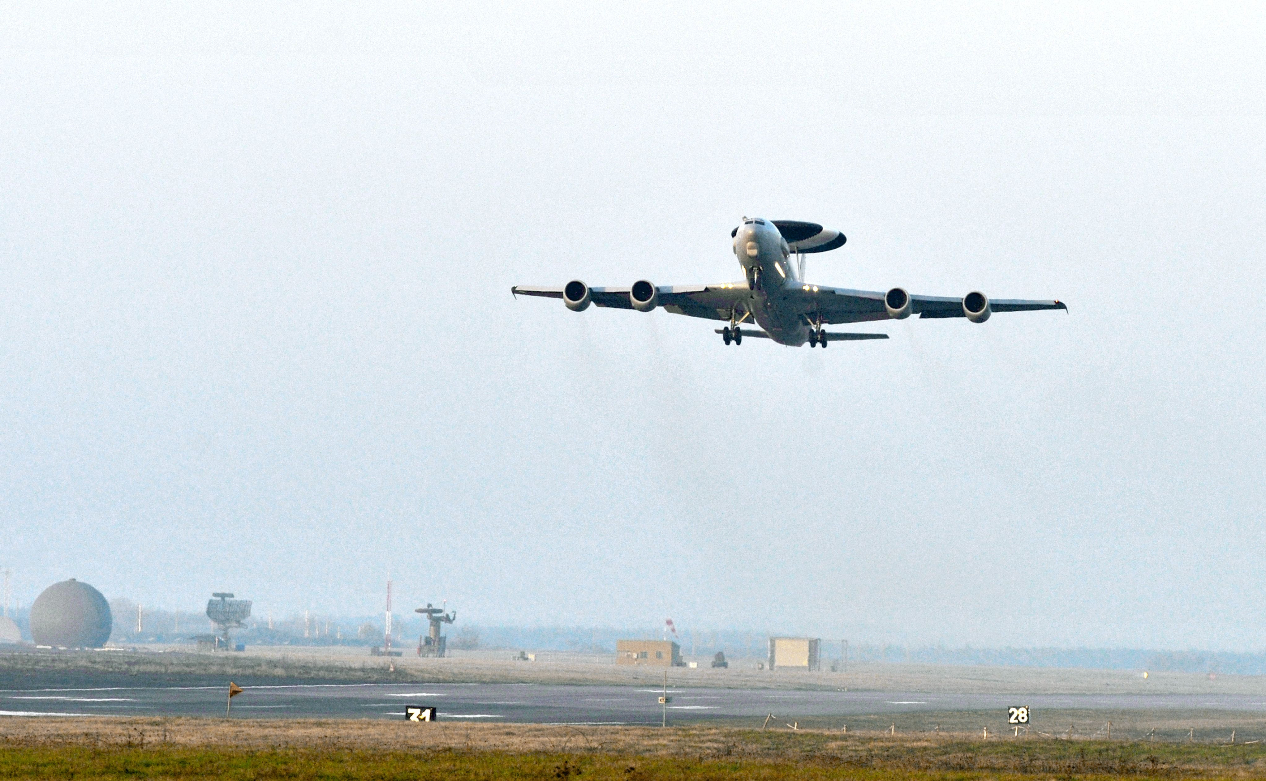 Ministrul Apararii: Avioane americane F-16 vor veni saptamana viitoare in Romania pentru exercitii