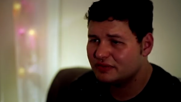 Un barbat autist care nu a vorbit aproape deloc toata viata, si-a uimit familia dupa ce a scos un album cu melodii