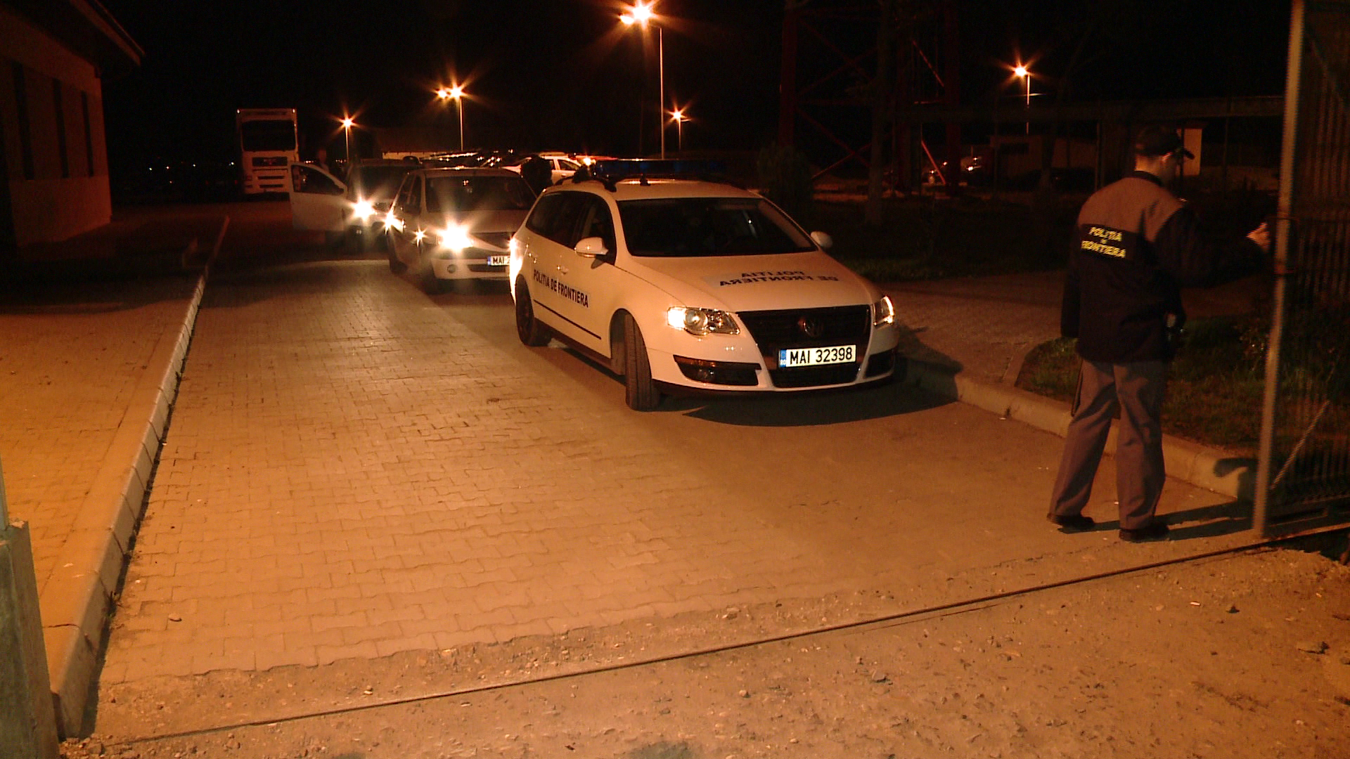 Politia de Frontiera Timis face ancheta interna pentru a afla cum au trecut contrabandistii de tigari prin vama Moravita