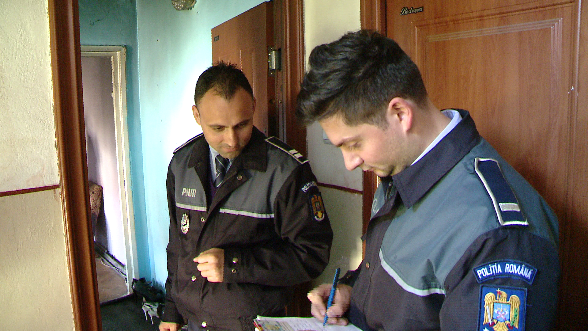 Anunt important pentru bucuresteni. Este o noua INSELATORIE: "Se incearca colectarea unor sume de bani de la locatari"