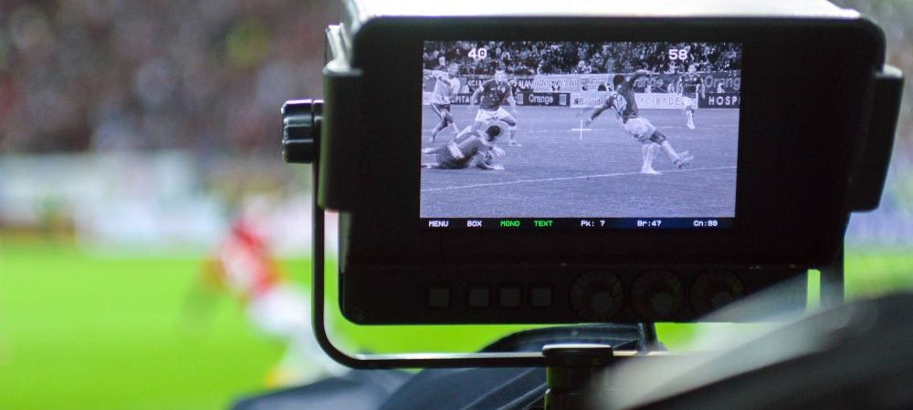 "5 lei pe luna sa vezi meciurile Ligii I ar fi mai ieftin decat 1L de benzina". Cum o "pompa" de 168 mil. euro va salva Liga