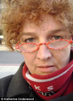 Femeia cu o mie de fete. S-a deghizat de nenumarate ori ca sa recupereze o datorie de 1,6 mil. de dolari, de la un fost iubit