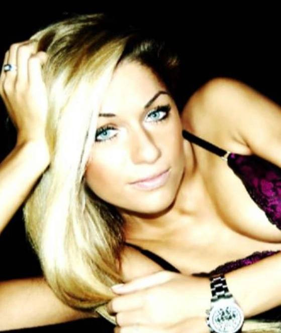 Retinuta la un an de la moartea fostului iubit milionar. Motivul pentru care au emis pe numele ei mandat european de arestare