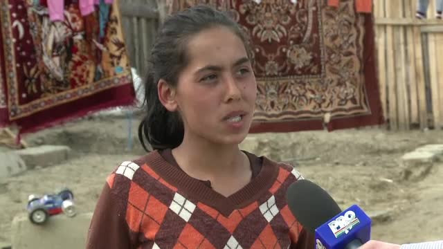 Cati bani a primit, drept recompensa, tanara din Buzau care a returnat un portofel cu 1.000 de lei, gasit pe strada